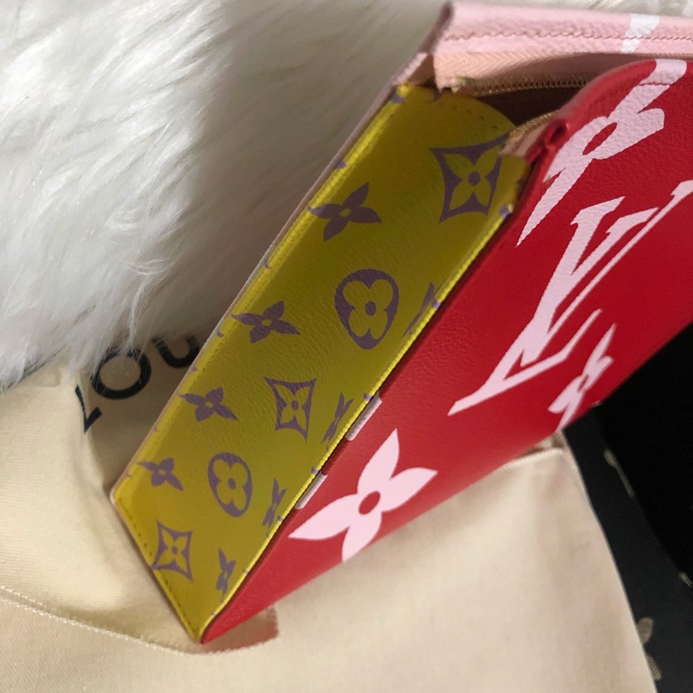 Louis Vuitton Toiletry Pouch 26 Limited edition Brand New - Picture 6 of 11